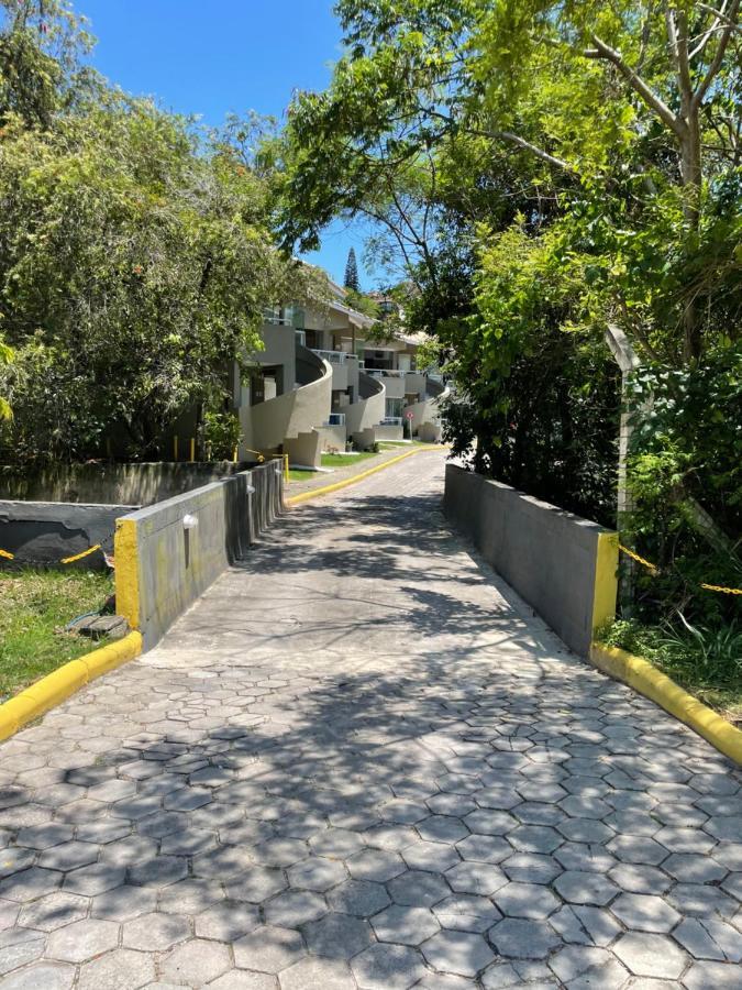 Apto Em Condominio No Centro De Bombinhas, Proximo Da Praia Екстер'єр фото