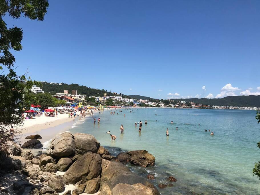 Apto Em Condominio No Centro De Bombinhas, Proximo Da Praia Екстер'єр фото