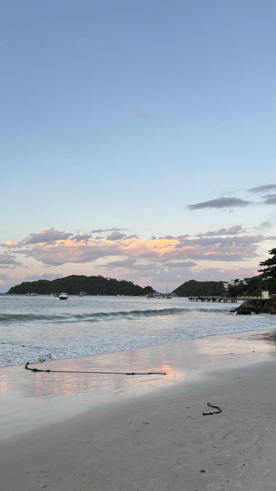 Apto Em Condominio No Centro De Bombinhas, Proximo Da Praia Екстер'єр фото