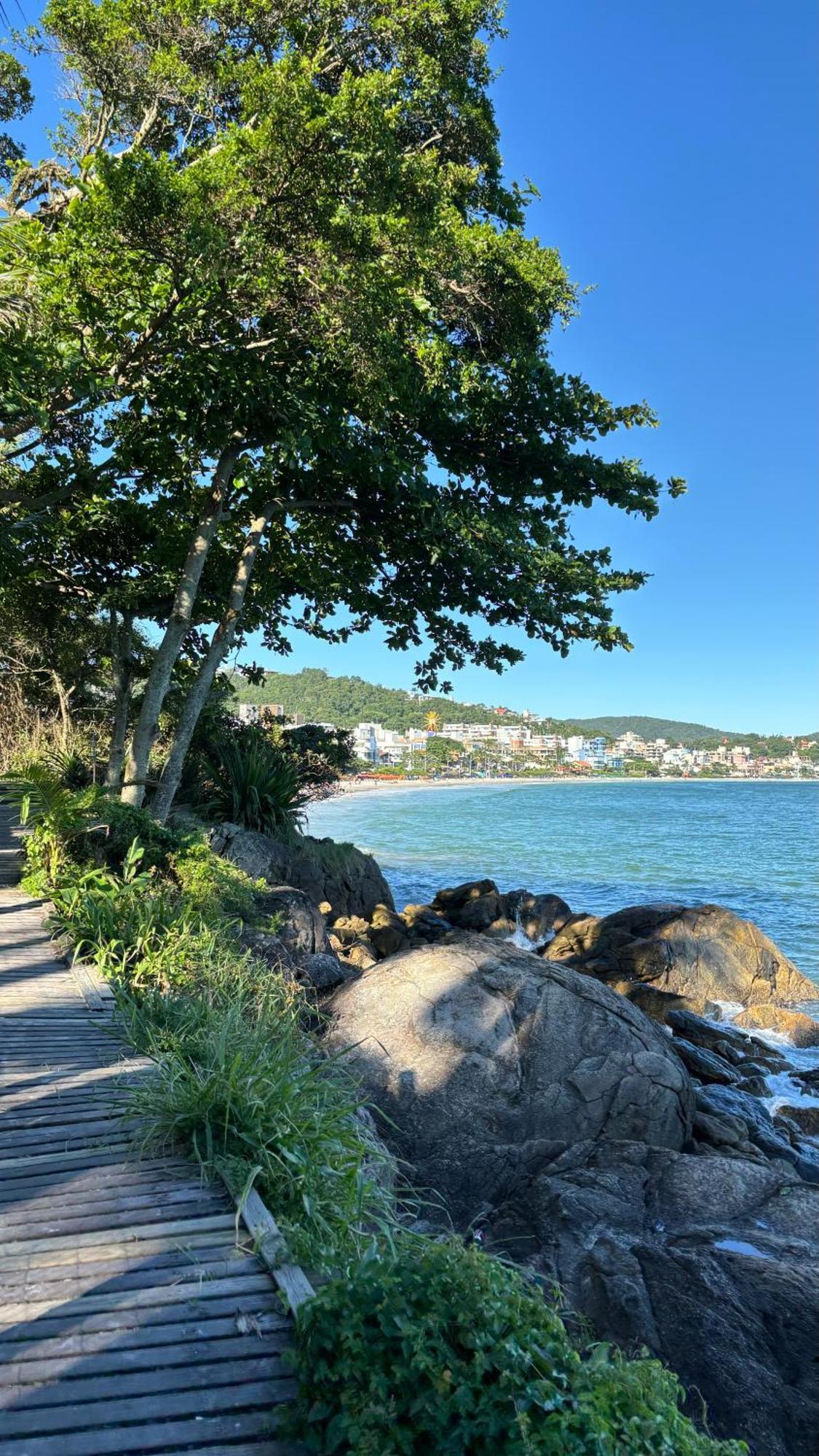 Apto Em Condominio No Centro De Bombinhas, Proximo Da Praia Екстер'єр фото